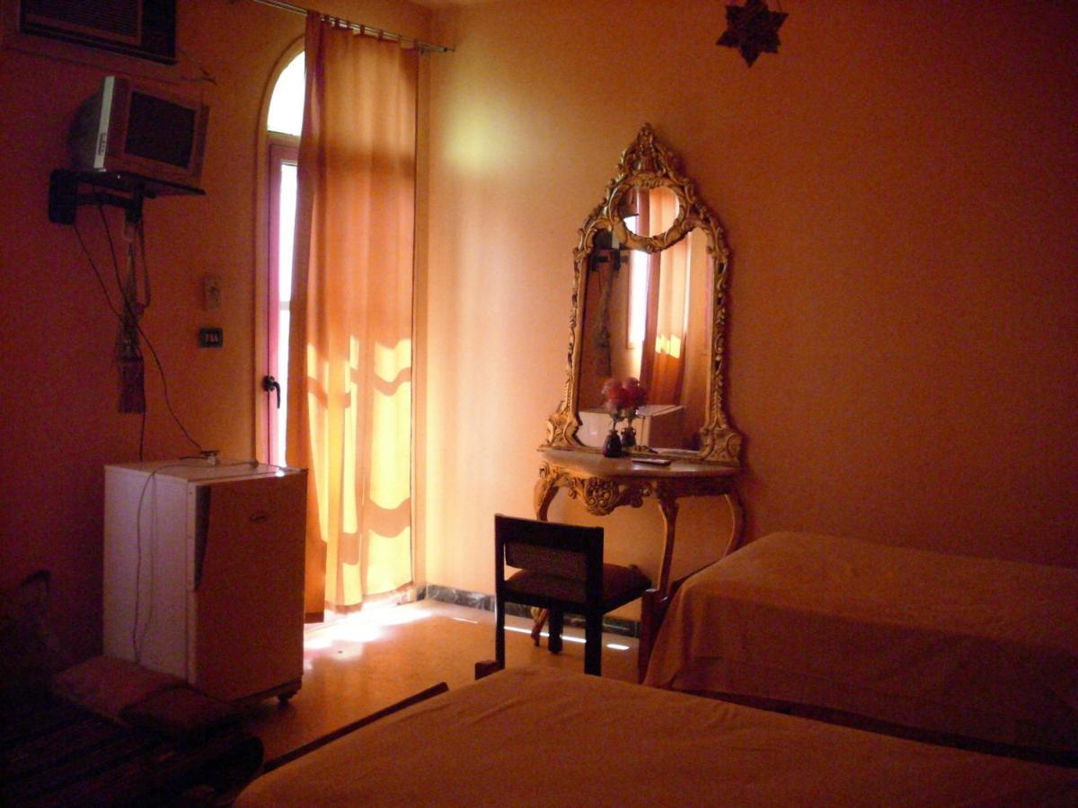 Ramsess Hostel Luxor Buitenkant foto