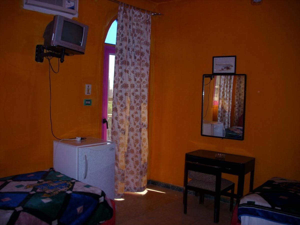 Ramsess Hostel Luxor Buitenkant foto
